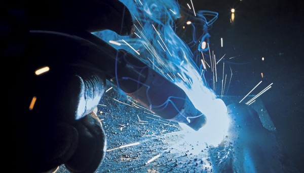 ブルーフィルター採用で視界が鮮明!!