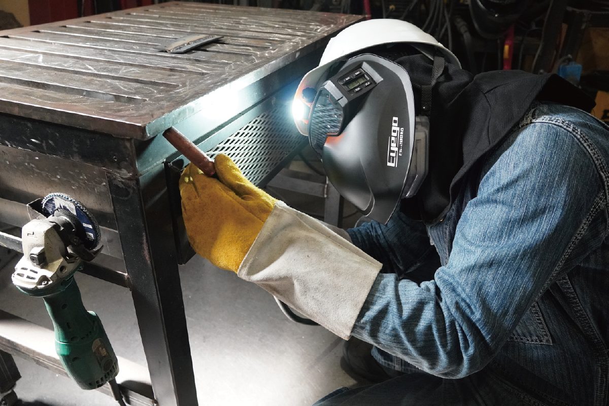 狭所/暗所での溶接作業をサポート