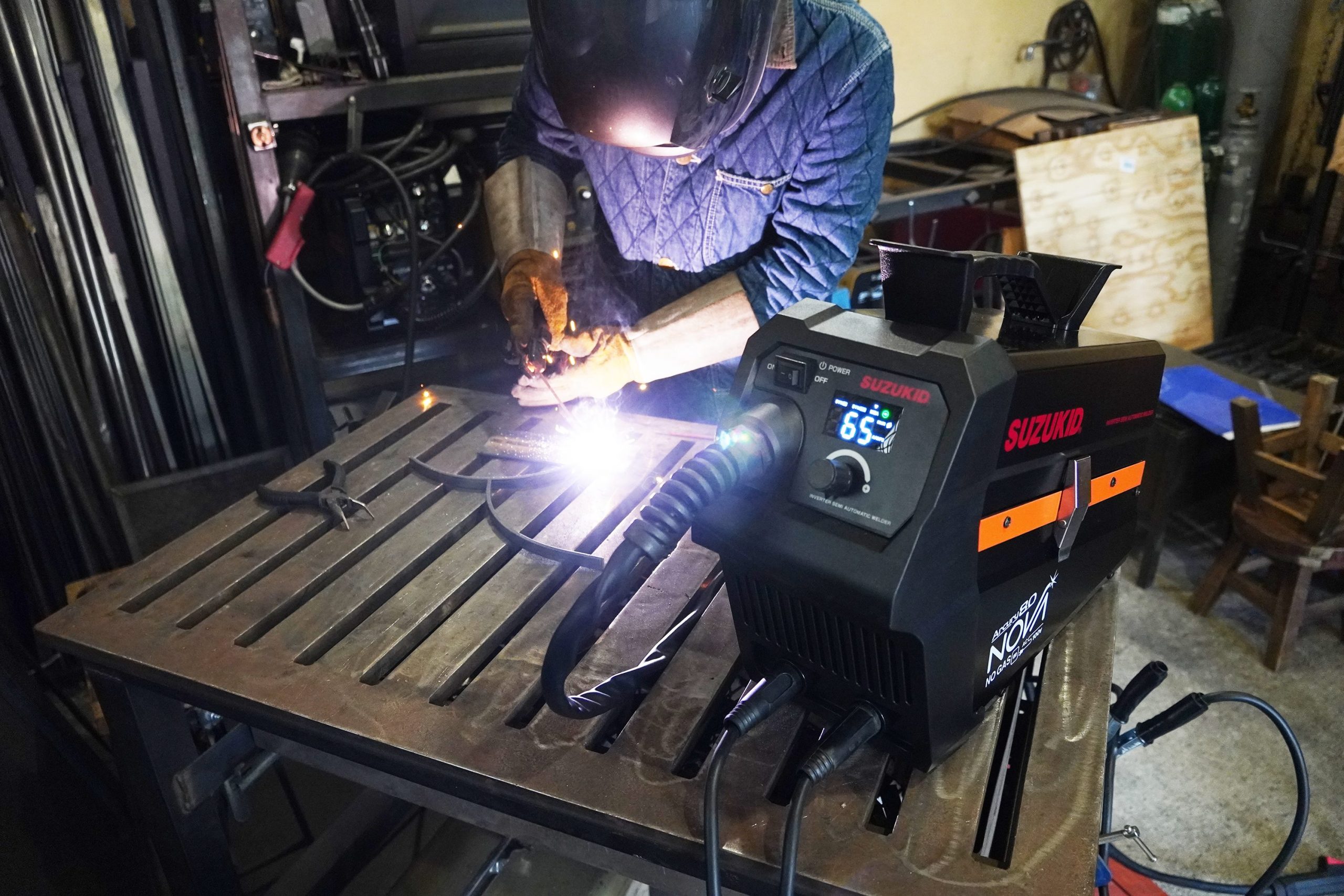 手棒溶接機能も搭載