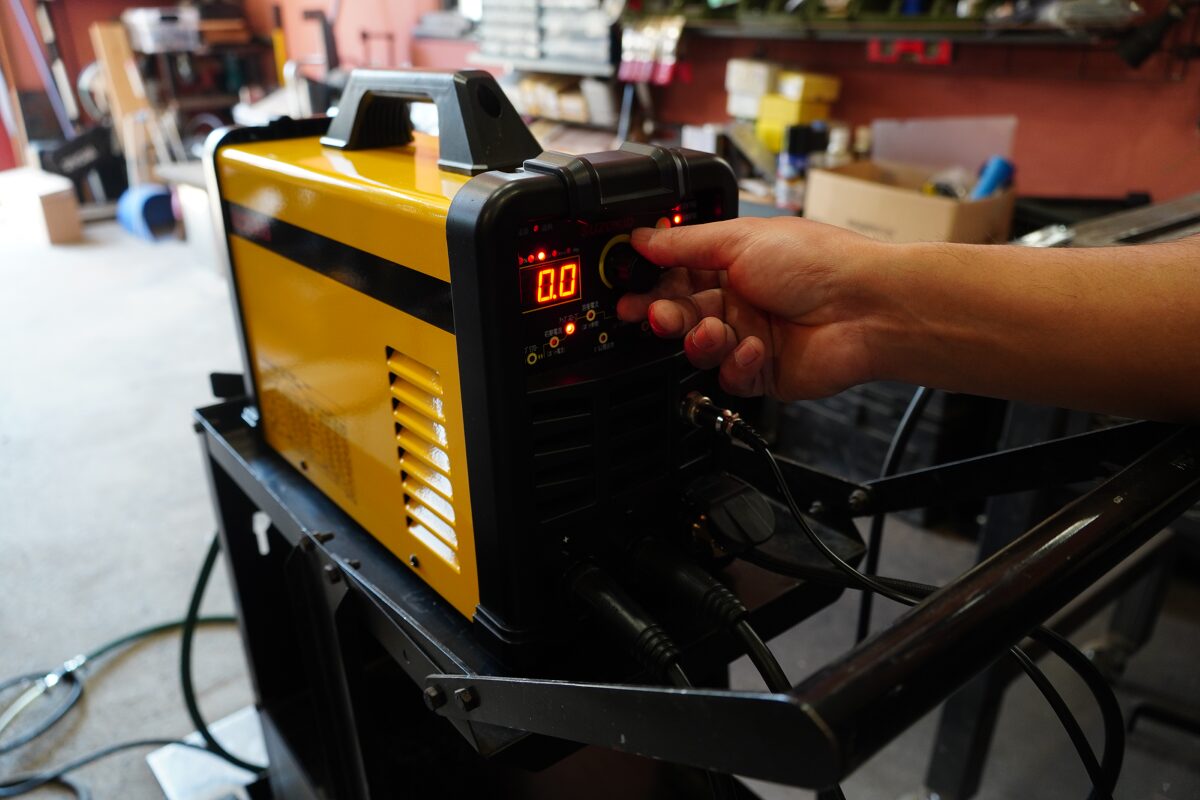 多様なTIG溶接機能/MMA手棒溶接(ホルダ付コード別売)が可能