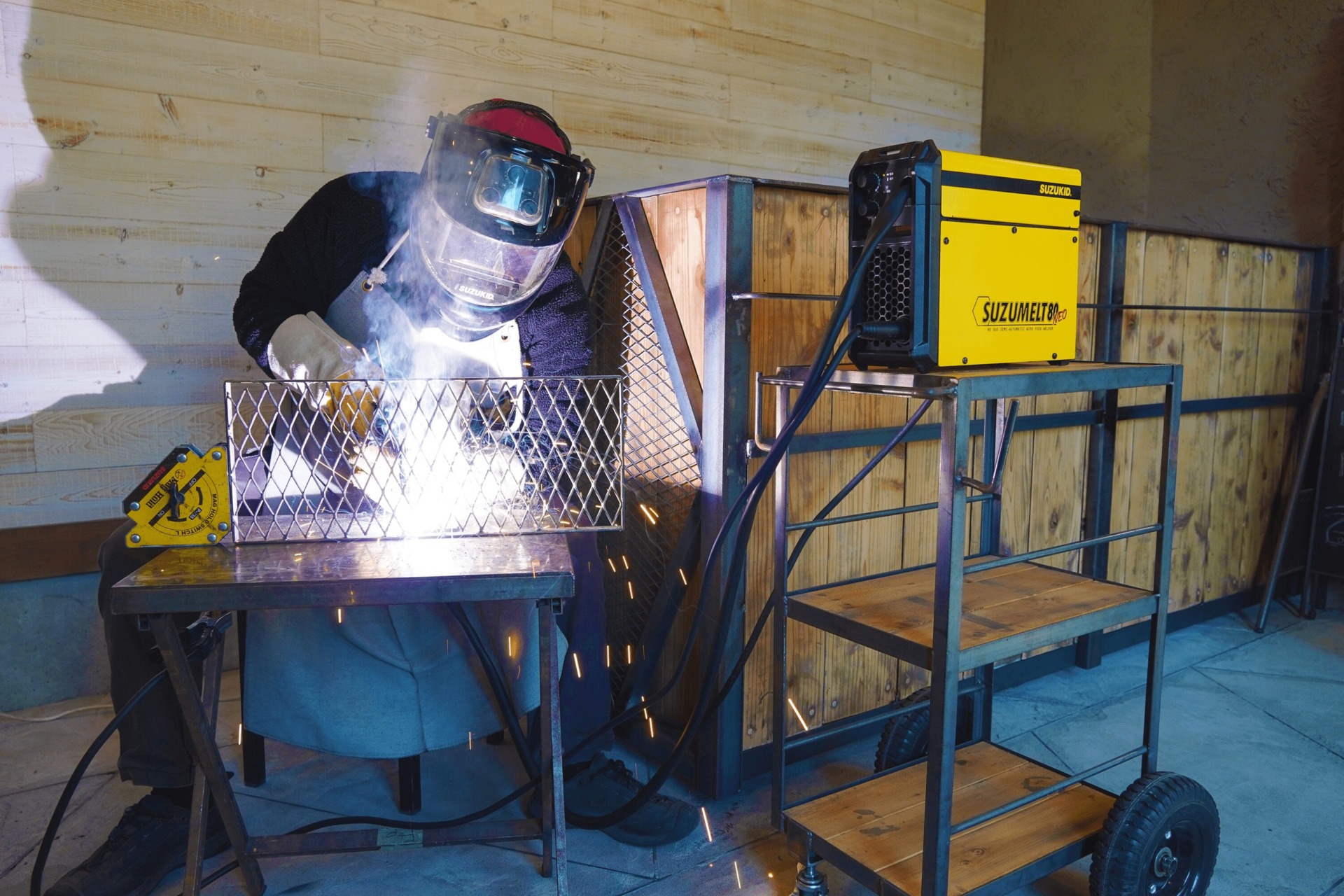 インバータ式100Vノンガス半自動溶接機