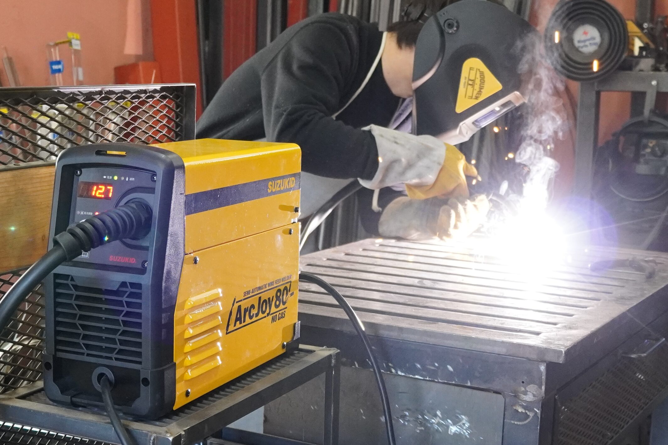 インバータ式100Vノンガス半自動溶接機